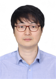 김동희교수 사진